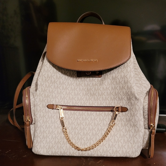 Michael Kors Handbags - Michael Kors backpack purse